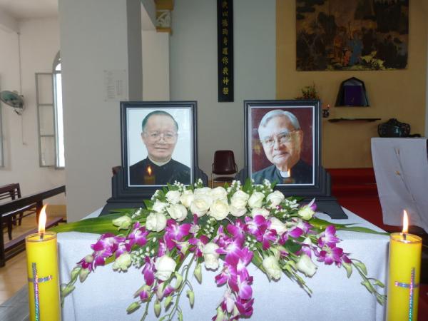 ĐCV Huế: Thánh Lễ Giỗ 100 Ngày Hai Cố Linh Mục Antôn Trần Minh Hiển Và Albertô Trần Phúc Nhân