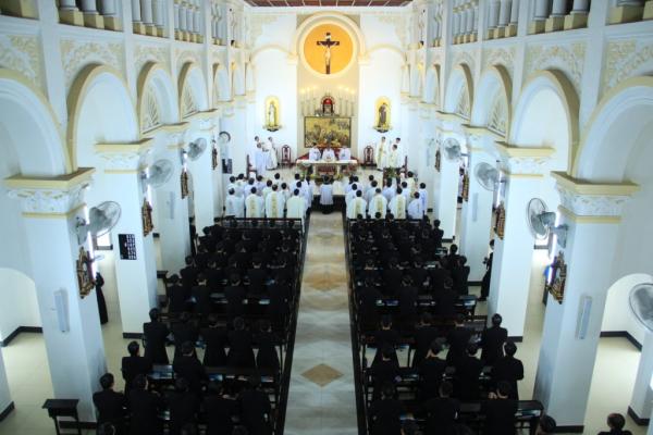 Thánh Lễ Tạ Ơn Kỷ Niệm 25 Năm Vào Đại Chủng Viện Huế