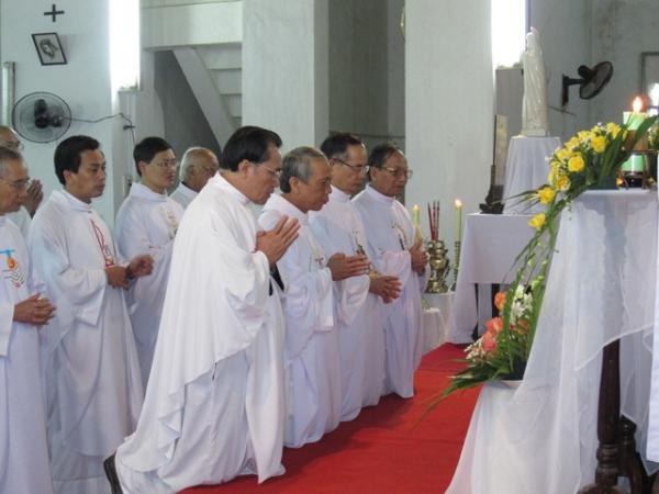 Linh Mục Có Thể Nên Thánh Không? (2)