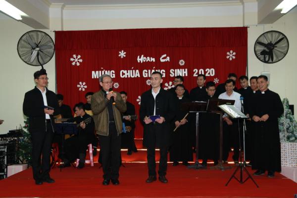 Đại Chủng Viện Huế: Đêm Hoan Ca Mừng Chúa Giáng Sinh 2020