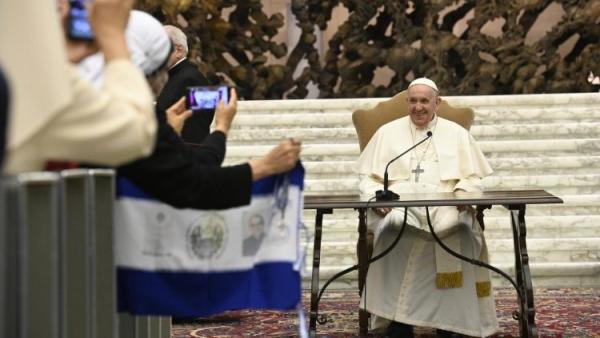 Đức Phanxicô Mời Gọi Các Nữ Tu Bề Trên Tổng Quyền Hạ Mình Xuống Trước Những Tình Trạng Dễ Bị Tổn Thương