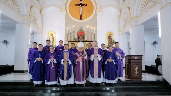 Chuyến Viếng Thăm Đại Chủng Viện Huế Của Cha Vincent Sénéchal,  Bề Trên Tổng Quyền Hội Thừa Sai Paris (Mep)