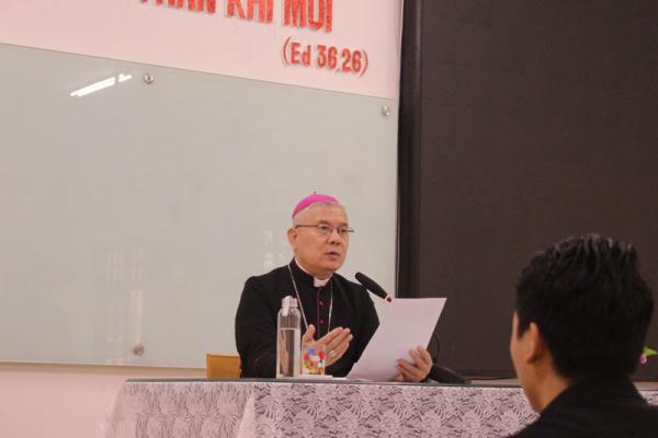 Đức Cha Giuse Đặng Đức Ngân  Huấn Đức Chủng Sinh Đại Chủng Viện Huế