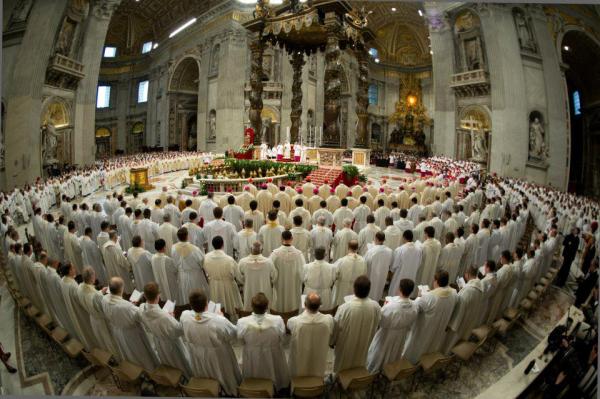 Bài Giảng Của Đức Phanxicô Trong Thánh Lễ Làm Phép Dầu 2023 : Sự Trưởng Thành Của Linh Mục Ngang Qua Chúa Thánh Thần