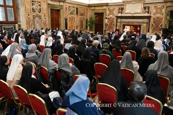 Đức Phanxicô Khích Lệ Các Nữ Tu Và Cảnh Giác Họ Chống Lại Sự Cay Đắng