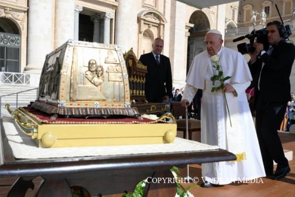 Bài Giáo Lý Về Niềm Say Mê Loan Báo Tin Mừng : Lòng Nhiệt Thành Của Người Tín Hữu – Bài 16. Các Chứng Nhân : Thánh Têrêsa Hài Đồng Giêsu, Bổn Mạng Các Xứ Truyền Giáo