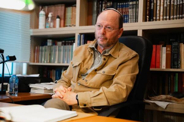 “Đối Với Người Do Thái Chúng Tôi, Thiên Chúa Đã “Nhập Thể” Trong Lời Thánh Kinh”