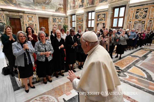 Đức Phanxicô Nhắc Lại Tính Ưu Việt Của Sự Nghèo Khó Trong Đời Tu