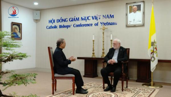 Đức TGM Gallagher : « Không Ai Thực Sự Nên Tự Giam Mình Trong Quá Khứ »