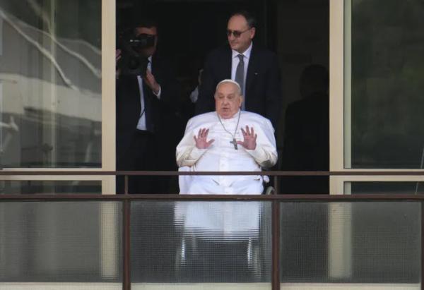 Vatican, Bài Học Từ Một Vị Giáo Hoàng Đau Khổ