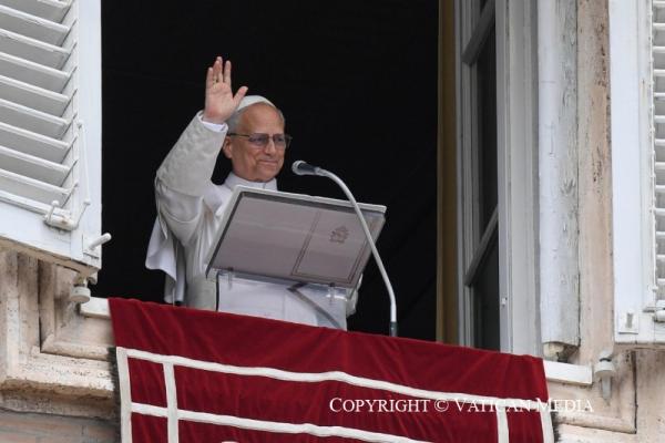 Kinh Truyền Tin Chúa Nhật Lễ Mình Và Máu Thánh Chúa Kitô : Bí Tích Thánh Thể Kết Hiệp Chúng Ta Với Thiên Chúa Và Với Tha Nhân