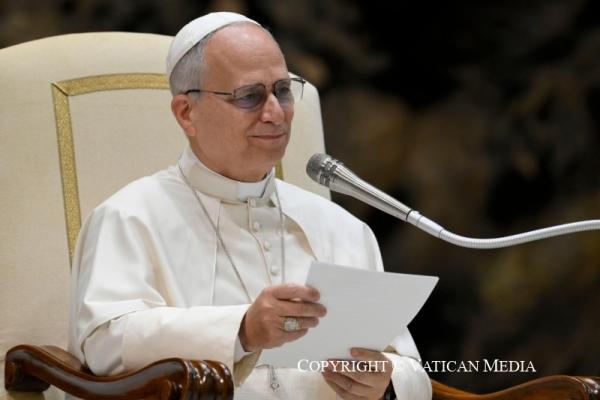 Những Tâm Sự Đầu Tiên Của Đức Lêô XIV, Một Vị Giáo Hoàng “Được Nâng Lên Hàng Lãnh Đạo Thế Giới”