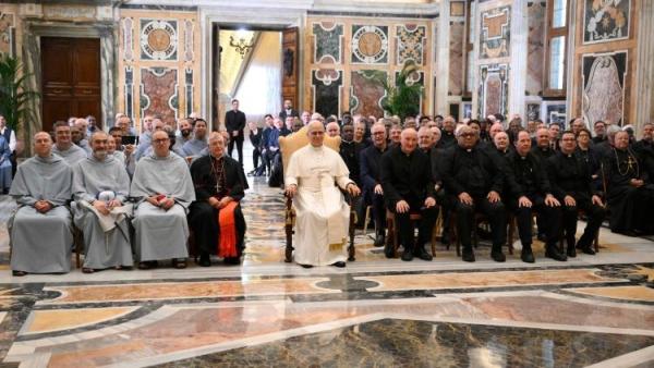 Các Tu Sĩ Được Mời Gọi Nắm Bắt Các Dấu Chỉ Thời Đại Để Phục Vụ Những Người Khó Khăn