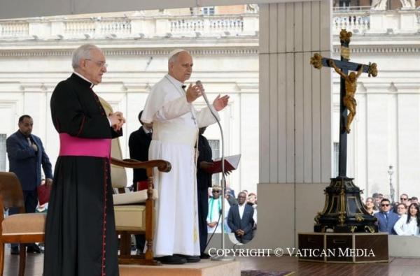 Vatican II. Phần II. Hiến Chế Lumen Gentium. Bài 2. Giáo Hội, Một Thực Tại Hữu Hình Và Thuộc Linh