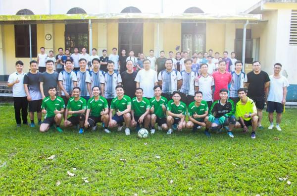 ĐCV Huế: Giao Lưu Bóng Đá Mừng Kính Lễ Thánh Giuse