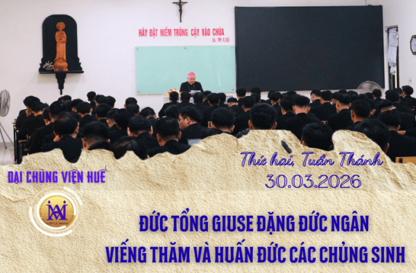 ĐCV Huế : Đức Tổng Giuse Đặng Đức Ngân Huấn Đức Các Chủng Sinh