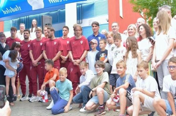 Trước Thềm World Cup, Các Cầu Thủ Croatia Đã Phó Thác Cuộc Phiêu Lưu Của Mình Cho Thiên Chúa