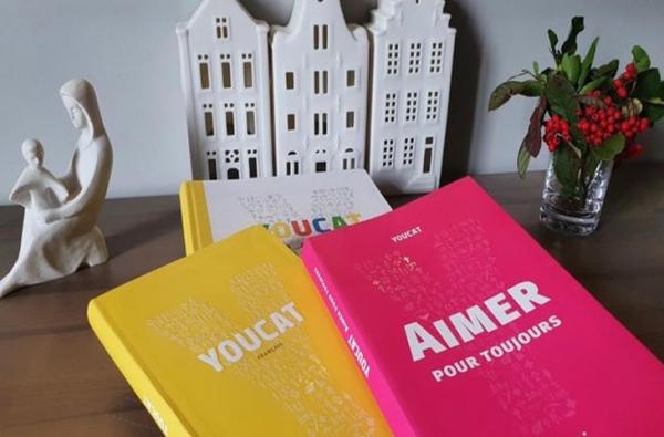 3 Vị Giáo Hoàng Và Những Lời Nhắn Nhủ Giới Trẻ Trong Bộ Sách YOUCAT